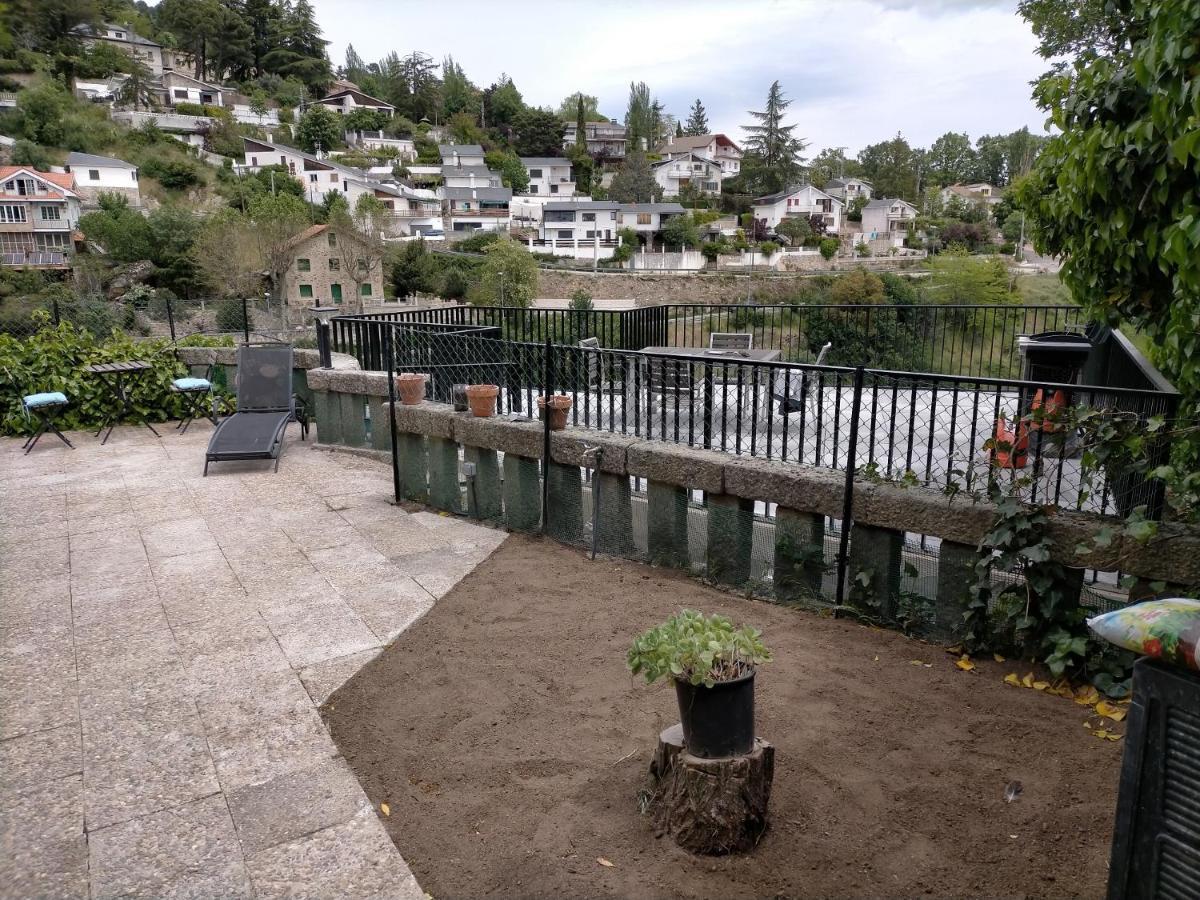 Casa Rural En Parque Natural Con Entorno Espectacular Miraflores de la Sierra Ngoại thất bức ảnh